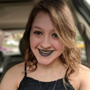 Meet your Posher, Lydia